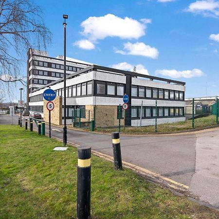 Modern 2-Bed Flat In Leeds Yeadon Exterior foto